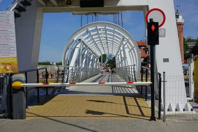 Obrotowa kładka dla pieszych